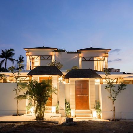 Cascata Villa Canggu Exterior foto