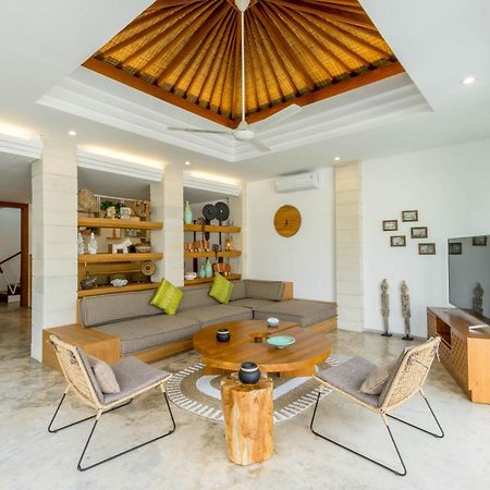 Cascata Villa Canggu Exterior foto